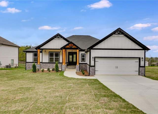 Property at 154 Bethany St, Tallapoosa, GA 30176, 4 beds, 2.5 baths