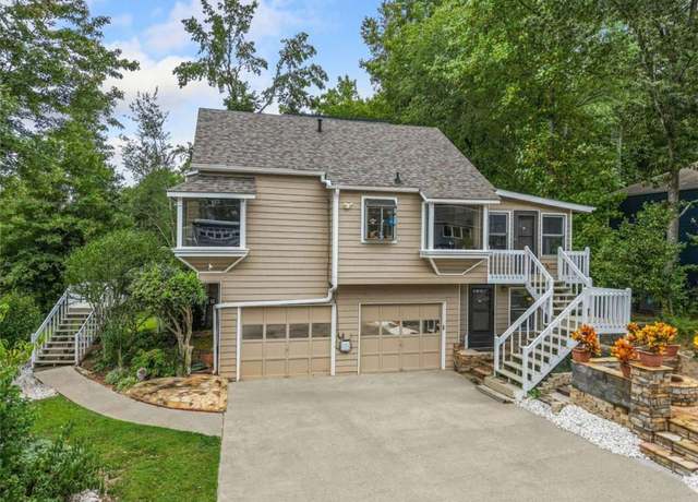 Property at 3278 Winter Wood Ct, Marietta, GA 30062, 5 beds, 3 baths