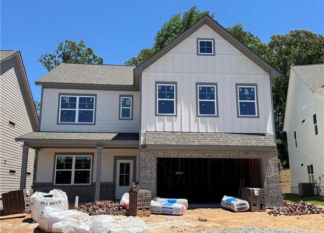 Property at 5559 Overview Dr, Flowery Branch, GA 30542, 4 beds, 3 baths