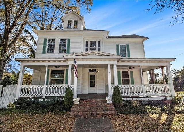Property at 1208 N Broad St NE, Rome, GA 30161, 6 beds, 3.5 baths