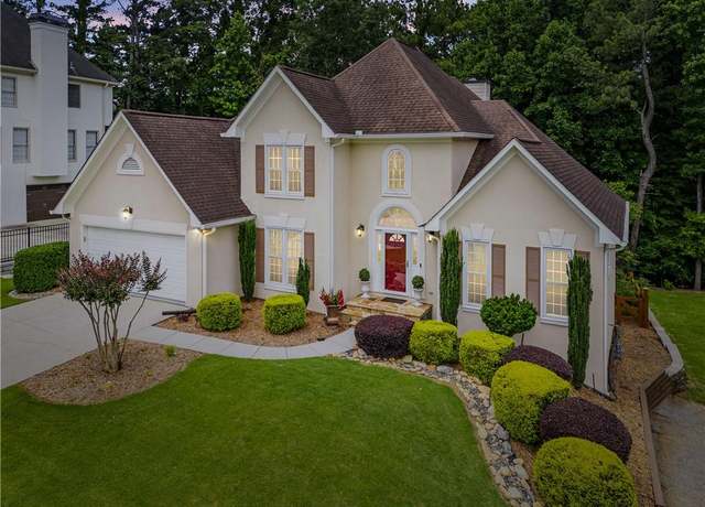 Property at 310 Medridge Dr, Alpharetta, GA 30022, 3 beds, 2.5 baths
