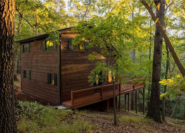 Property at 596 Riverview Dr, Ellijay, GA 30540, 3 beds, 2 baths