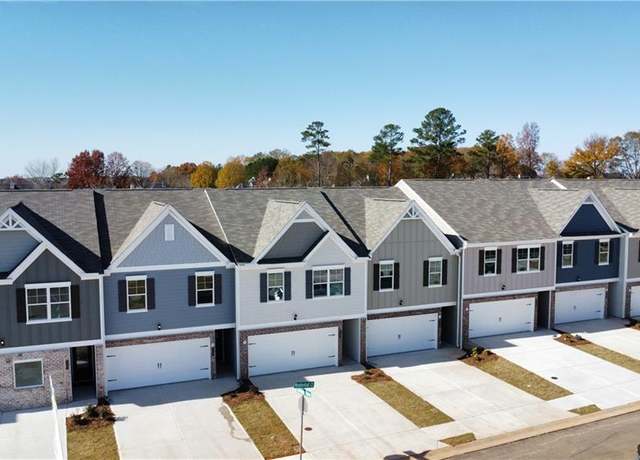 Property at 11682 Chatham Dr, Hampton, GA 30228, 3 beds, 2.5 baths