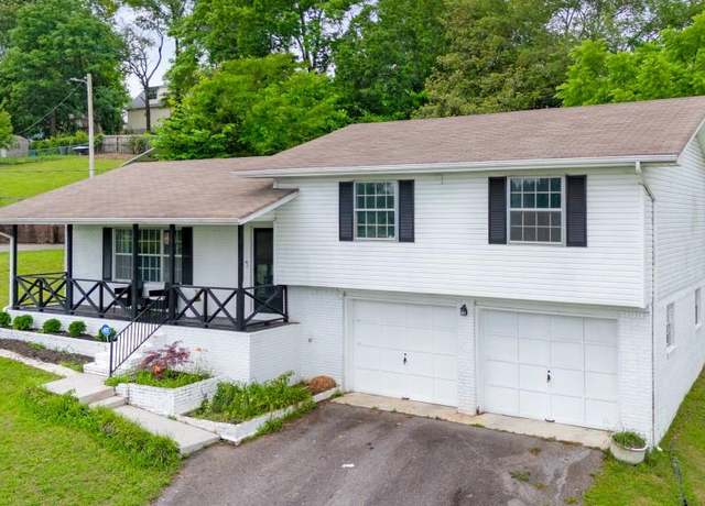 Property at 1717 E Rebel Rd, Rossville, GA 30741, 3 beds, 2 baths