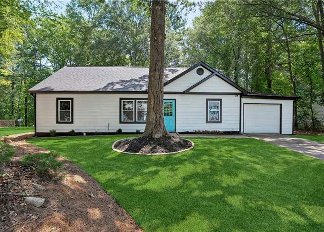 Property at 110 Peridot, Atlanta, GA 30349, 3 beds, 2 baths