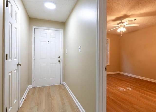 Property at 2188 River Heights Ct SE, Marietta, GA 30067, 2 beds, 2 baths