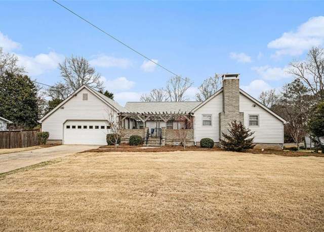 Property at 6325 S Summers Cir S, Douglasville, GA 30135, 4 beds, 3 baths