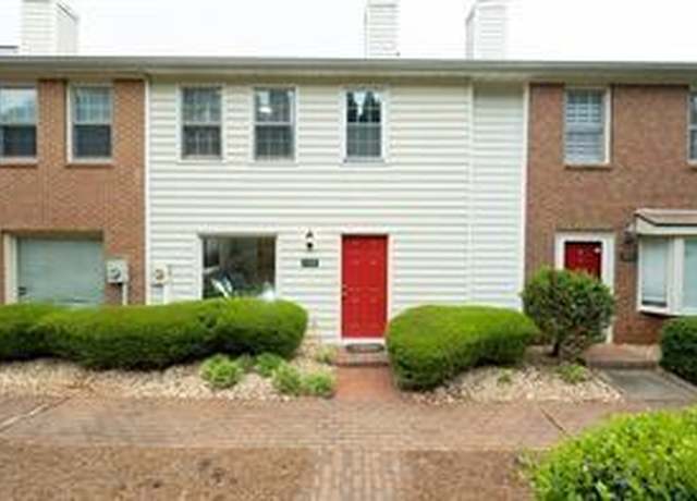 Property at 104 Holcomb Ferry Rd, Roswell, GA 30076, 2 beds, 2.5 baths