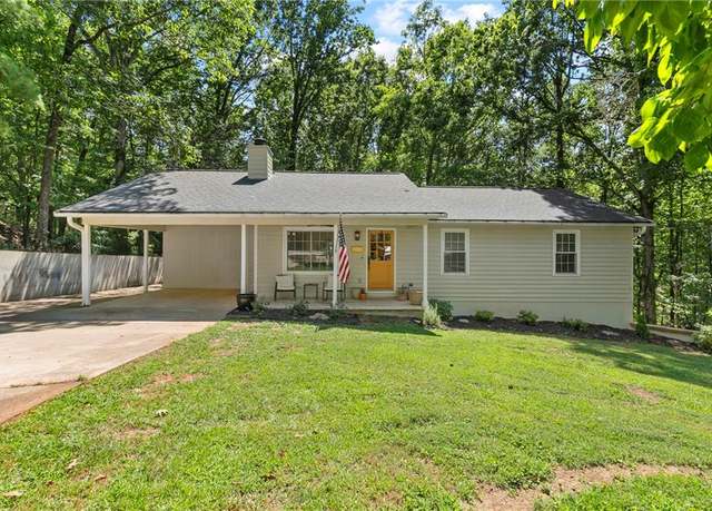 Property at 2667 Tammi Ln, Gainesville, GA 30506, 3 beds, 2 baths