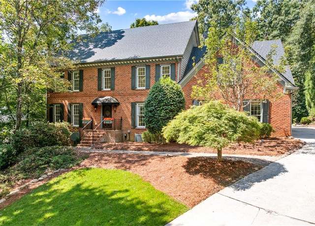 Property at 7300 Chattahoochee Bluff Dr, Atlanta, GA 30350, 6 beds, 5 baths