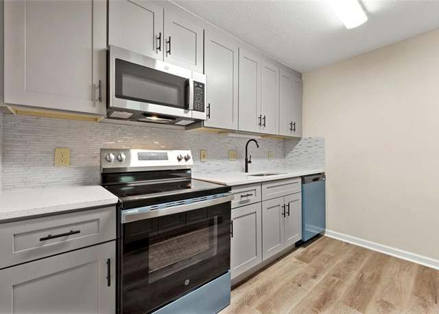 Property at 1371 Branch Dr, Tucker, GA 30084, 2 beds, 2 baths