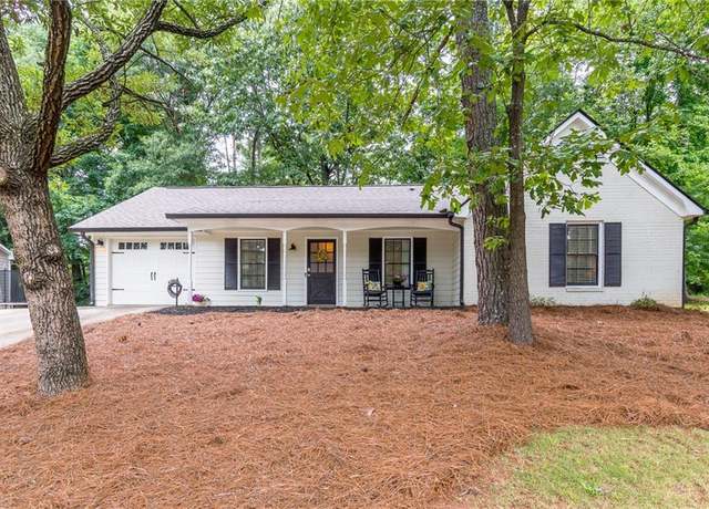 Property at 2038 Summertown Dr, Norcross, GA 30071, 3 beds, 2 baths