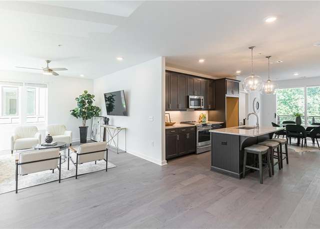Property at 371 Grant Cir #1813, Atlanta, GA 30315, 2 beds, 2 baths