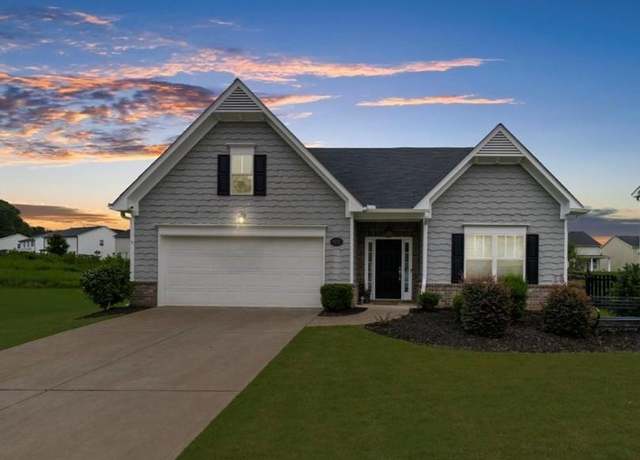 Property at 4470 Madison Hall Dr, Cumming, GA 30028, 3 beds, 2 baths