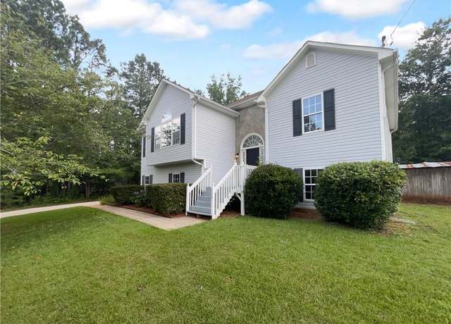 Property at 5281 Brookshire Ct, Douglasville, GA 30135, 5 beds, 3 baths