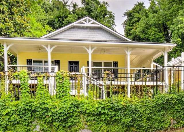 Property at 255 S Grove St, Dahlonega, GA 30533, 3 beds, 2.5 baths
