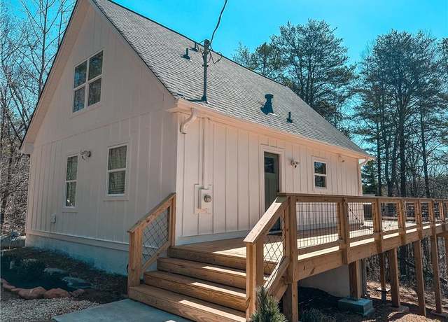 Property at 233 Hillstream Dr, Dahlonega, GA 30533, 3 beds, 2 baths