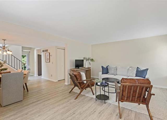 Property at 2117 Bucktrout Pl, Dunwoody, GA 30338, 3 beds, 2.5 baths