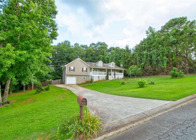 Property at 1137 Eagles Nest Cir, Carrollton, GA 30116, 3 beds, 2.5 baths