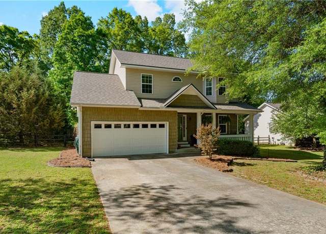 Property at 110 Honeysuckle Dr SE, Calhoun, GA 30701, 3 beds, 2.5 baths
