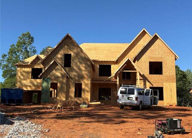 Property at 409 Thunder Rd, Buford, GA 30518, 5 beds, 5.5 baths