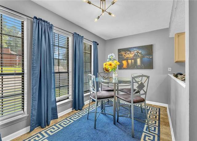 Property at 824 Brandy Oaks Ln, Stone Mountain, GA 30088, 3 beds, 2.5 baths