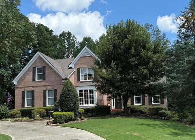 Property at 11225 Crofton Overlook Ct, Johns Creek, GA 30097, 6 beds, 4 baths