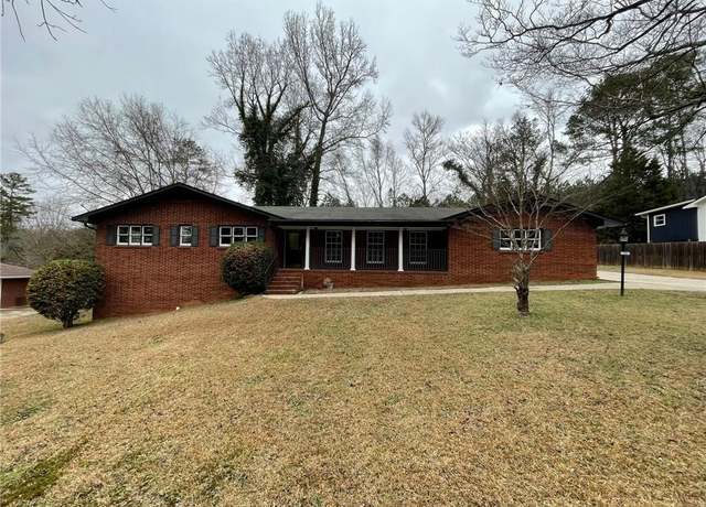 Property at 759 Pinehurst Dr, Fairburn, GA 30213, 4 beds, 2 baths