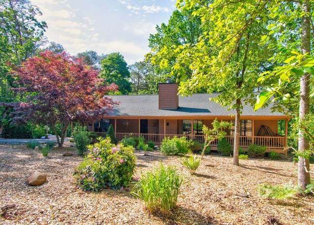Property at 105 Oak View Trl, Cleveland, GA 30528, 2 beds, 2 baths