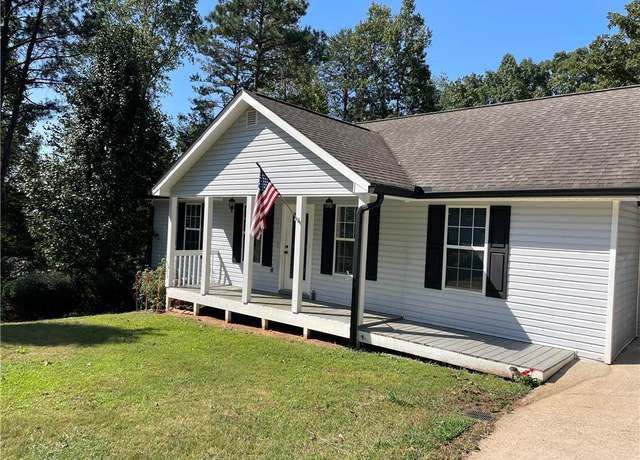 Property at 370 Rainey Dr, Dawsonville, GA 30534, 3 beds, 2 baths