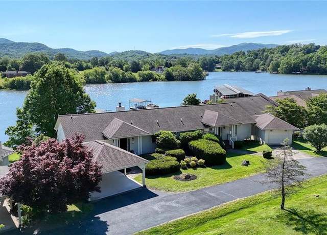 Property at 618 Shoreline Dr, Hiawassee, GA 30546, 3 beds, 2.5 baths