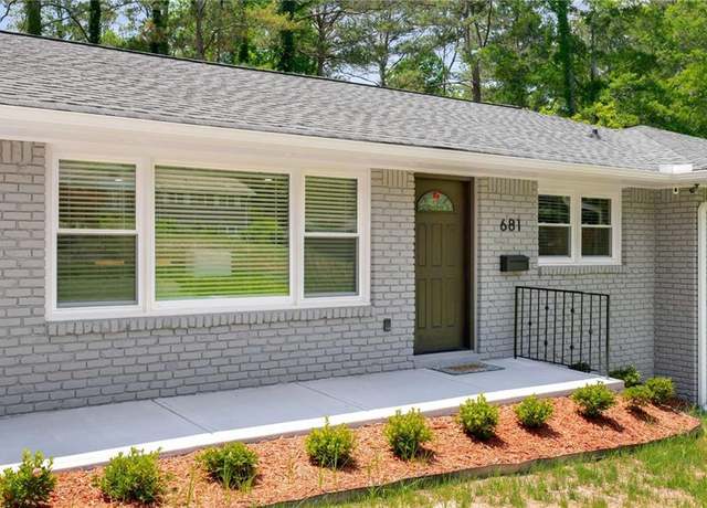 Property at 681 Fielding Ln SW, Atlanta, GA 30311, 6 beds, 4 baths