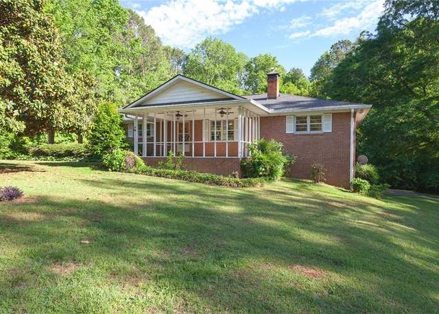 Property at 5670 Lanny Dr, Powder Springs, GA 30127, 3 beds, 2 baths