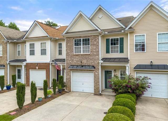 Property at 2964 Greyhawk Ln, Cumming, GA 30040, 2 beds, 2.5 baths