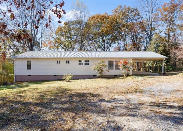 Property at 28 Lincoln St, Jasper, GA 30143, 2 beds, 1 bath