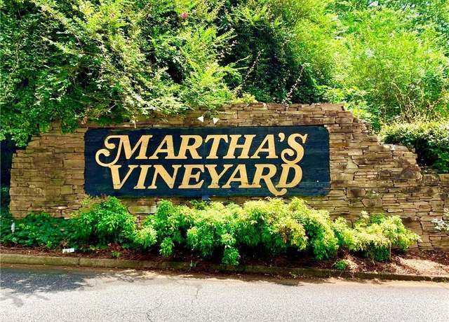 Property at 2605 Vineyard Way SE, Smyrna, GA 30082, 2 beds, 2 baths