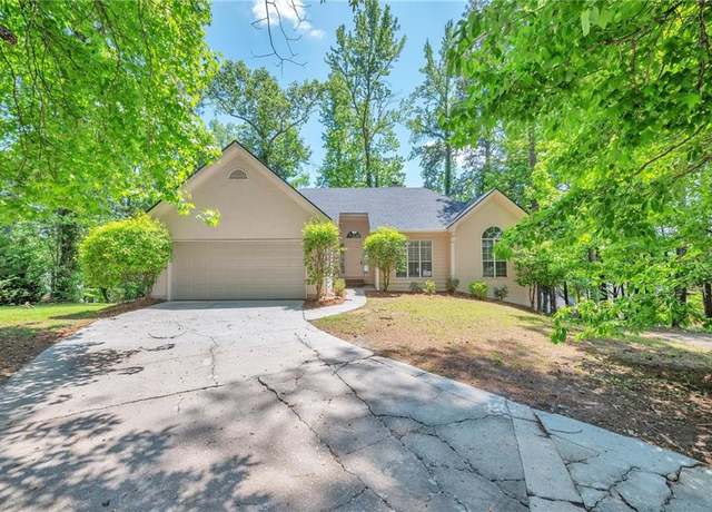 Property at 616 Lone Oak Ct, Lithonia, GA 30058, 3 beds, 2 baths