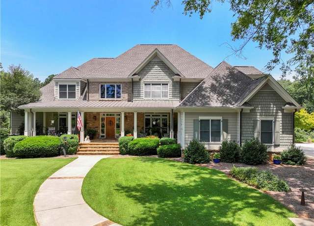 Property at 594 Peachtree Rd, Hoschton, GA 30548, 5 beds, 4.5 baths