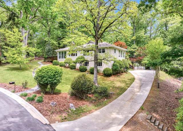 Property at 420 Oakland Dr, Gainesville, GA 30501, 2 beds, 2 baths