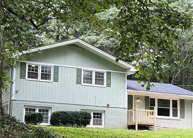 Property at 4914 Howard Dr, Powder Springs, GA 30127, 5 beds, 3 baths