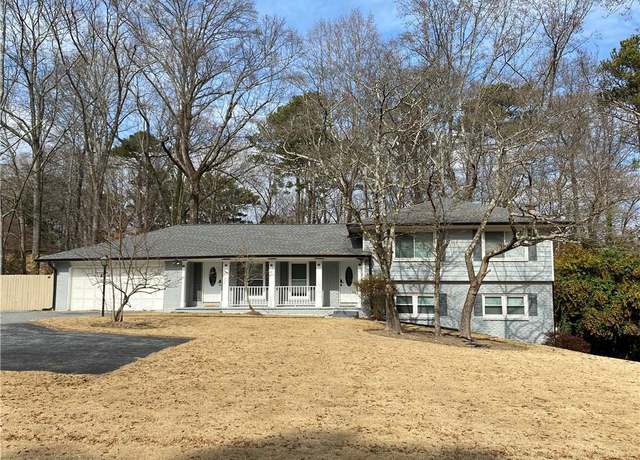 Property at 1888 Peeler Rd, Dunwoody, GA 30338, 5 beds, 3 baths
