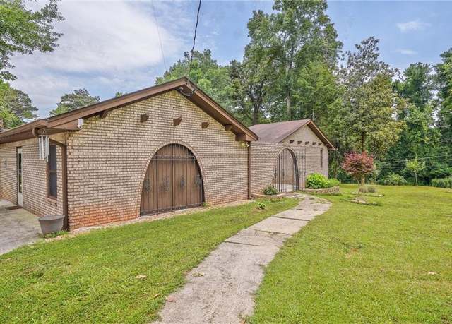 Property at 4296 Linda Ln SW, Lilburn, GA 30047, 3 beds, 2.5 baths