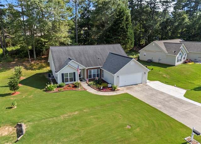 Property at 453 Evergreen Way, Winder, GA 30680, 3 beds, 2 baths