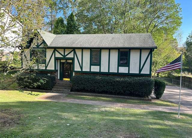 Property at 4152 Scenic Mountain Dr, Snellville, GA 30039, 4 beds, 3 baths