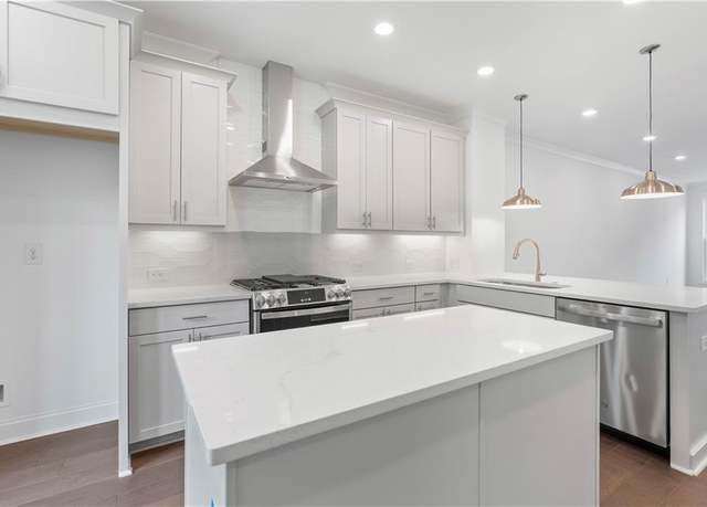 Property at 344 Olmstead Way #32, Alpharetta, GA 30022, 2 beds, 2.5 baths