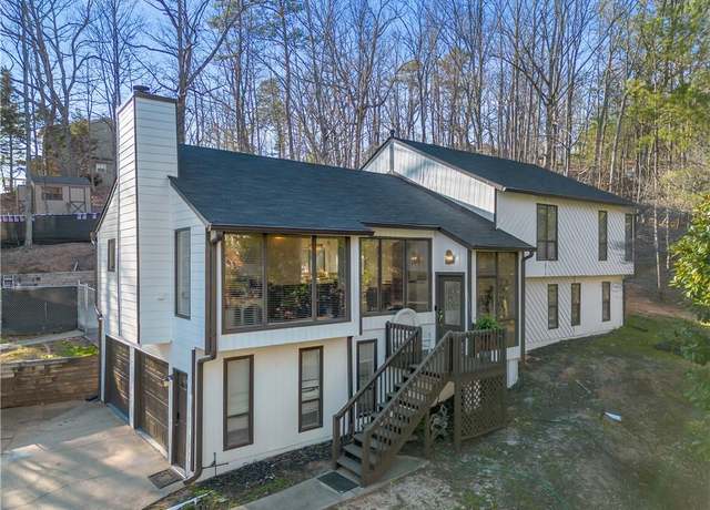 Property at 1445 Bentcreek Dr, Marietta, GA 30062, 4 beds, 1.5 baths