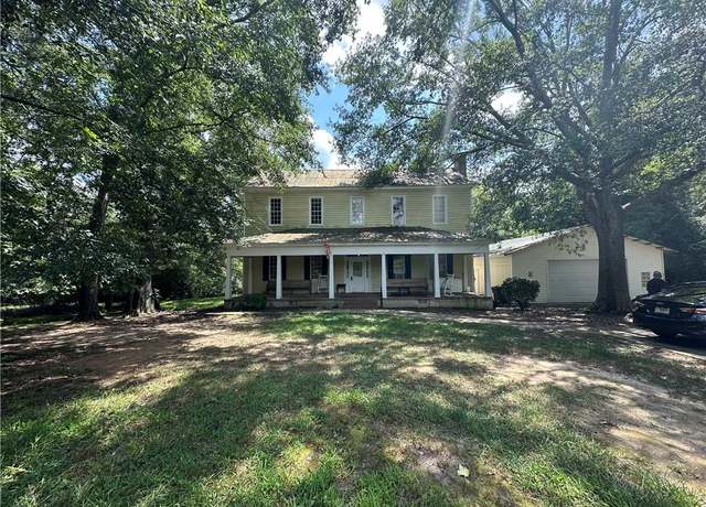 Property at 5011 Penfield Rd, Union Point, GA 30669, 3 beds, 2 baths