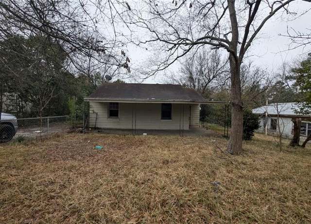Property at 1220 Hillridge Dr, Macon, GA 31206, 3 beds, 1 bath