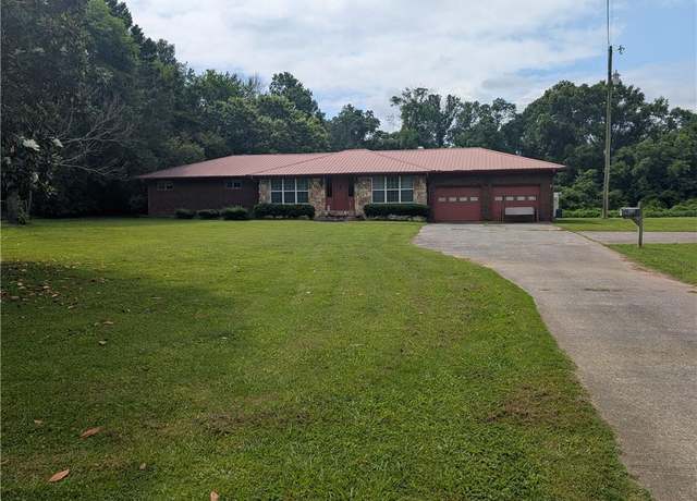Property at 310 Richards St, Calhoun, GA 30701, 4 beds, 3 baths