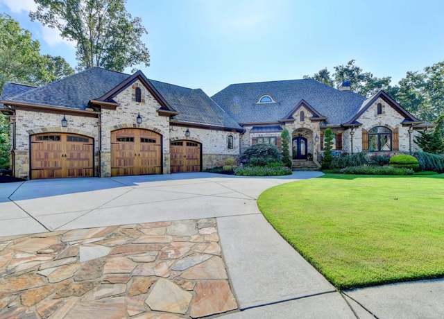 Property at 1021 Laurel Cv, Hoschton, GA 30548, 7 beds, 5.5 baths